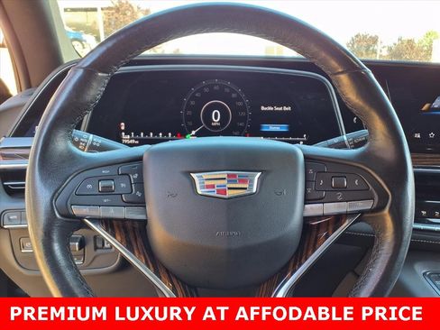 Used 2021 Cadillac Escalade Premium Luxury w/ Performance Package image 18