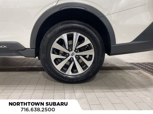 Used 2022 Subaru Outback Premium image 27