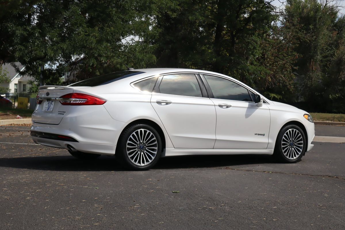 Used 2017 Ford Fusion Titanium FWD image 5