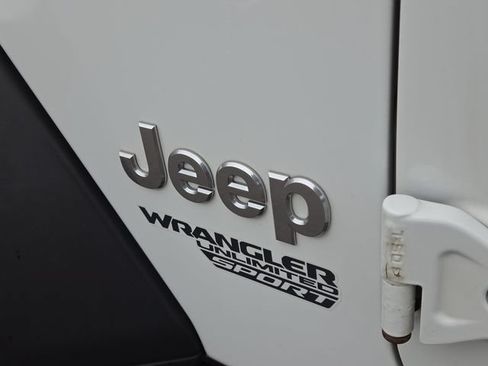 Used 2019 Jeep Wrangler Unlimited Sport S AWD/4WD image 29