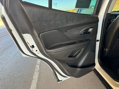 Used 2020 Buick Encore Preferred image 17