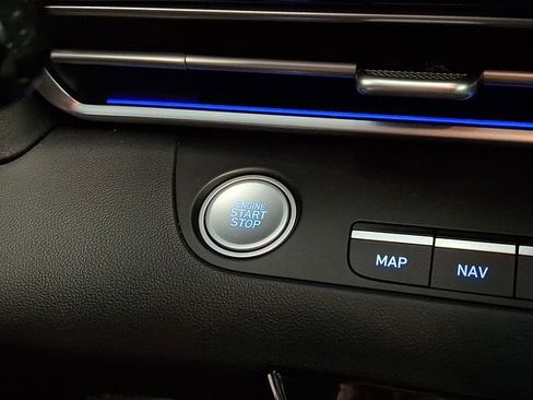 Used 2023 Hyundai Elantra Limited w/ Preferred Accessory Package image 27