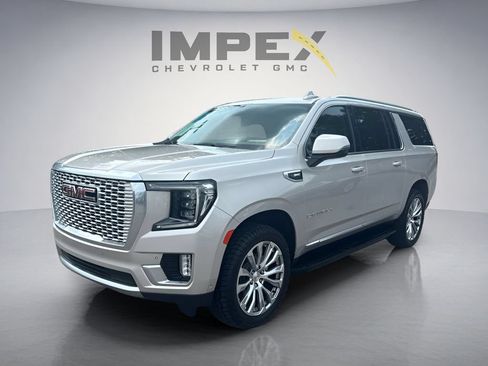 Used 2023 GMC Yukon XL Denali w/ Advanced Technology Package AWD/4WD image 1