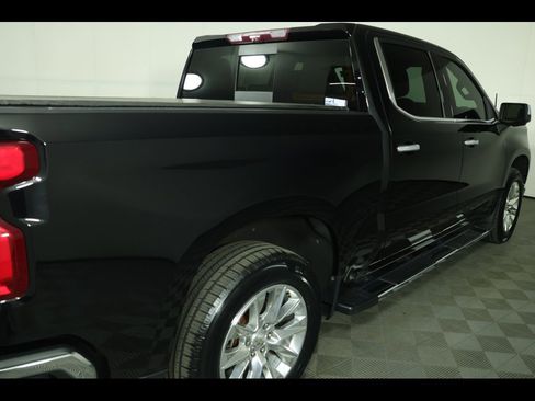 Used 2021 Chevrolet Silverado 1500 LTZ w/ LTZ Premium Package image 23