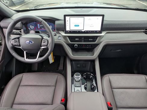 New 2026 Ford Explorer Platinum image 19