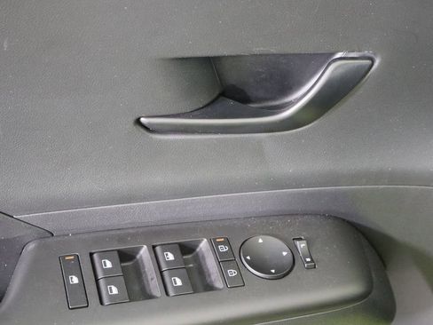 Used 2025 Hyundai Kona SEL image 22