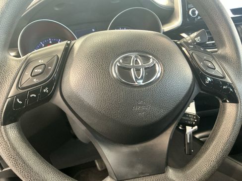 Certified 2020 Toyota C-HR LE FWD image 31