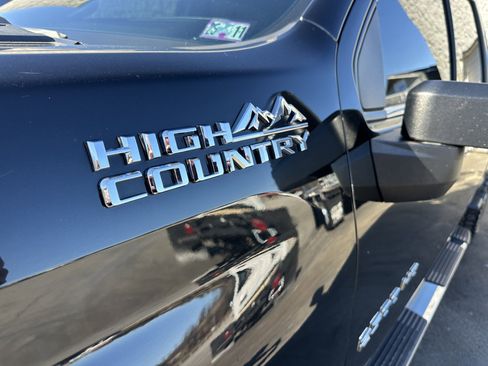 Used 2021 Chevrolet Silverado 2500 High Country w/ Z71 Off-Road Package image 9