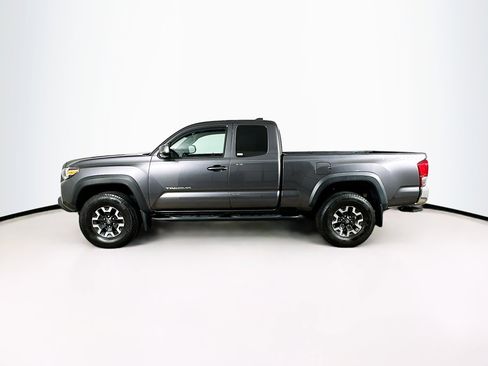 Used 2016 Toyota Tacoma TRD Off-Road w/ Towing Package image 4