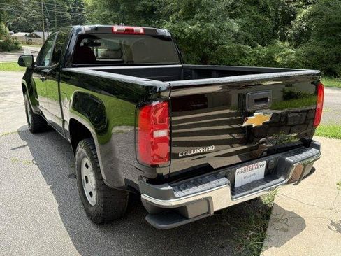 Used 2017 Chevrolet Colorado W/T RWD image 24
