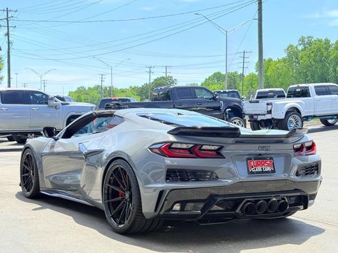 Used 2024 Chevrolet Corvette Z06 RWD image 5