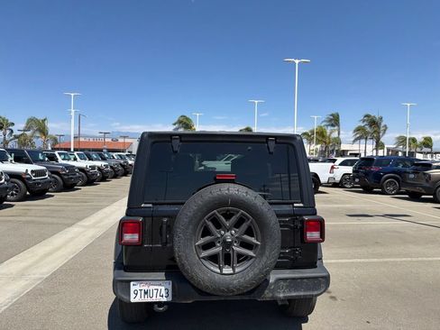 Used 2025 Jeep Wrangler Unlimited Sport AWD/4WD image 8