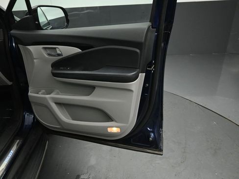 Used 2020 Honda Pilot Touring image 34