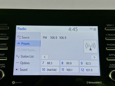 Used 2024 Toyota Camry SE image 19
