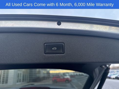 Used 2022 Volkswagen Tiguan SE R-Line image 9