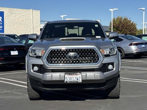 Used 2019 Toyota Tacoma TRD Sport image 8