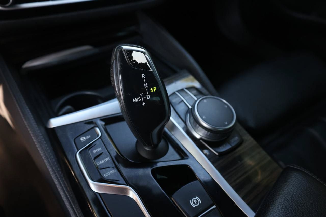Used 2018 BMW 530i RWD image 15