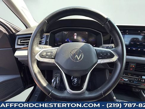 Used 2025 Volkswagen Jetta SE FWD image 22