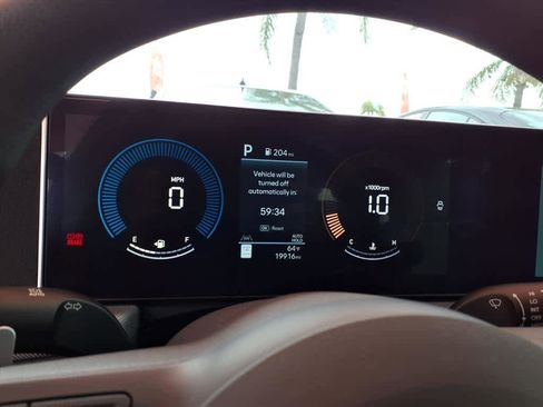 Used 2025 Hyundai Sonata SEL FWD image 12