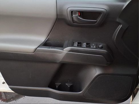 Used 2022 Toyota Tacoma SR5 image 17