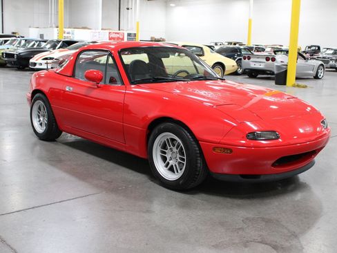 Used 1990 MAZDA MX-5 Miata RWD image 17