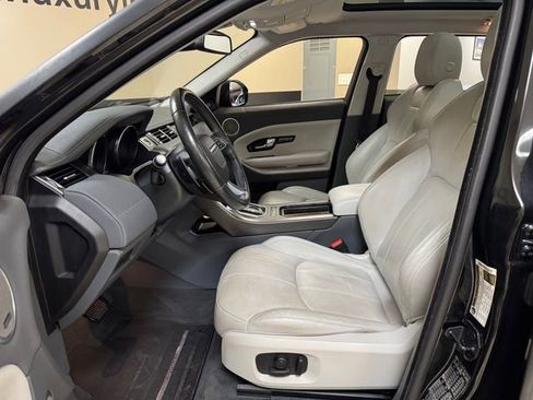 Used 2019 Land Rover Range Rover Evoque AWD/4WD image 8