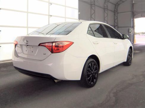 Used 2018 Toyota Corolla LE FWD image 4