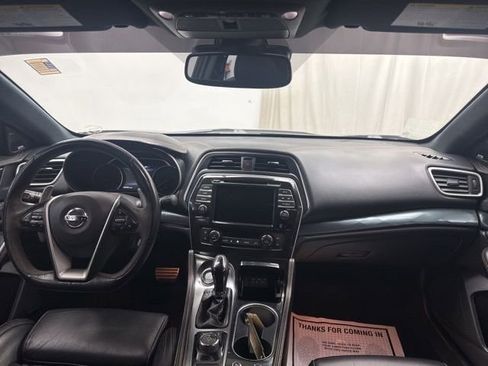 Used 2019 Nissan Maxima SR w/ Premium Package image 16