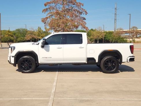 Used 2024 GMC Sierra 2500 AT4 w/ AT4 Premium Plus Package AWD/4WD image 4