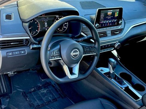 New 2025 Nissan Altima 2.5 SV FWD image 6