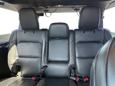 Used 2023 Jeep Wrangler Unlimited Sahara AWD/4WD image 12