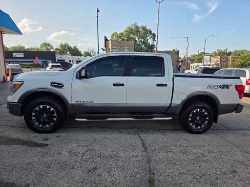 Used 2017 Nissan Titan PRO-4X w/ Pro-4x Convenience Package AWD/4WD image 4