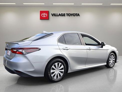 Certified 2021 Toyota Camry LE image 5