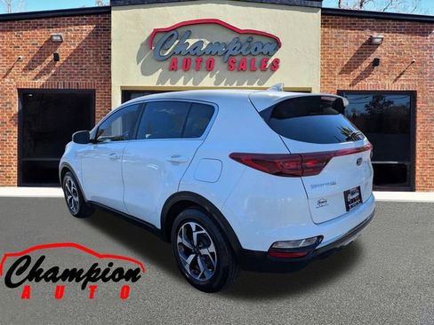 Used 2020 Kia Sportage LX image 9