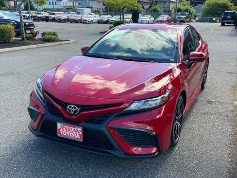 Certified 2021 Toyota Camry SE FWD image 4