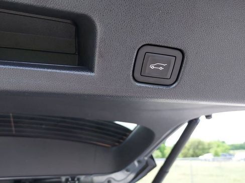 Used 2025 Chevrolet Traverse Z71 w/ Driver Confidence Package image 23