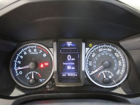 Used 2020 Toyota Tacoma TRD Off-Road w/ TRD Premium Off Road Package AWD/4WD image 40
