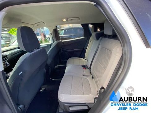 Used 2022 Ford Escape SE FWD image 18