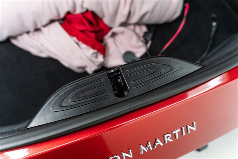 Used 2020 Aston Martin V8 Vantage Coupe RWD image 47