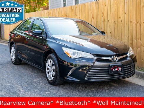 Used 2015 Toyota Camry LE FWD image 3