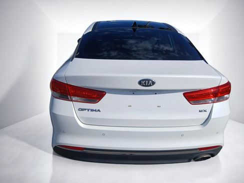 Used 2018 Kia Optima EX w/ Technology Package FWD image 6