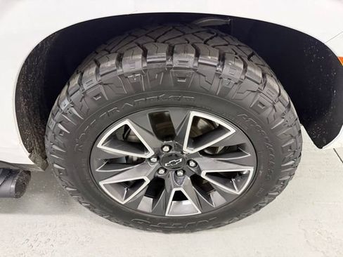 Used 2022 Chevrolet Tahoe Z71 w/ Z71 Off-Road Package AWD/4WD image 5