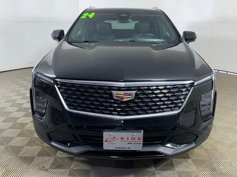Used 2024 Cadillac XT4 Premium Luxury image 4