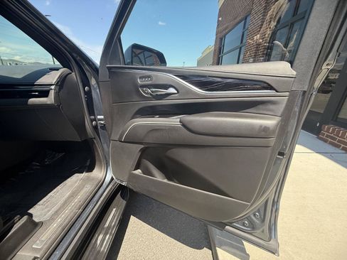 Used 2021 Cadillac Escalade ESV Sport w/ Driver Assist Tech Package AWD/4WD image 30