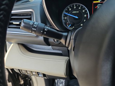 Certified 2022 Subaru Ascent Touring AWD/4WD image 28