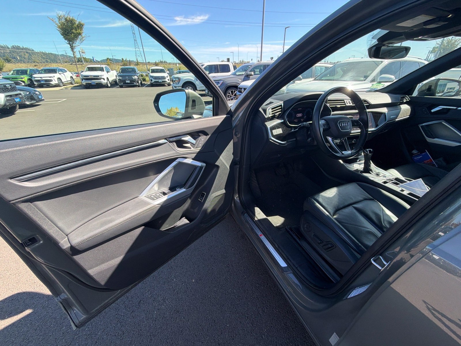 Used 2019 Audi Q3 2.0T Premium Plus AWD/4WD image 15