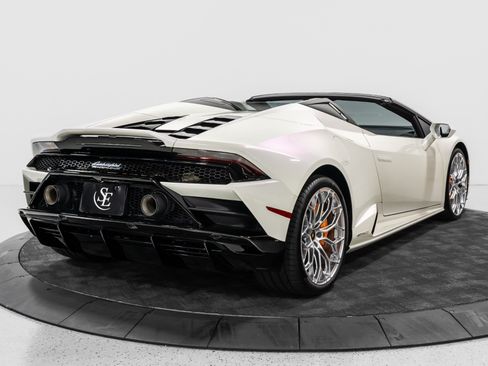 Used 2024 Lamborghini Huracan EVO AWD/4WD image 8