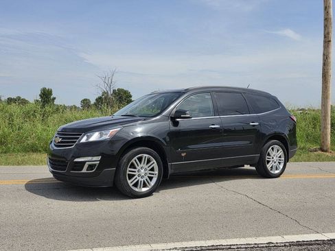 Used 2015 Chevrolet Traverse LT w/ Style and Technology Package AWD/4WD image 2
