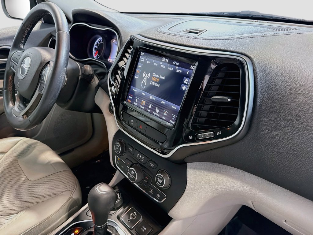 Used 2019 Jeep Cherokee Limited AWD/4WD image 26