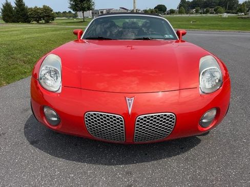 Used 2008 Pontiac Solstice Convertible w/ Premium Package RWD image 4